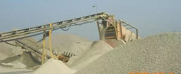 高峰街專項檢查砂石場 扎實做好環保整治工作